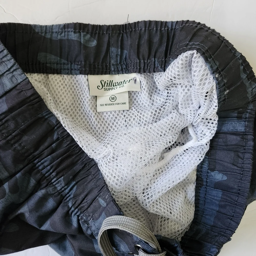 Stillwater Supply Co Mens Medium Blue Camo Swim Trunks Mesh Liner